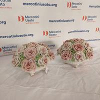 Coppia di bouquet in ceramica