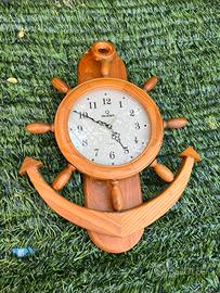 Orologio a pendolo in legno