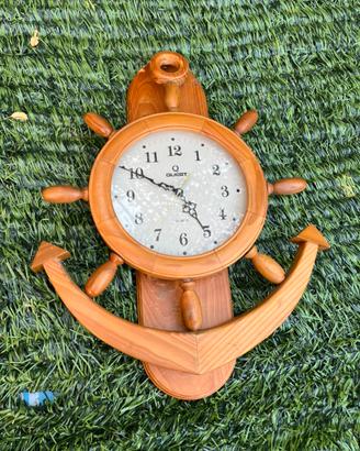 Orologio a pendolo in legno