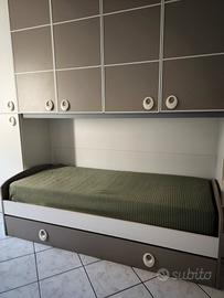Cameretta a ponte, letto estraibile. Come nuova
