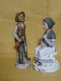 Statuina coppia anziani contadini