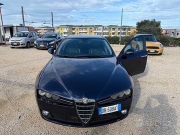 Alfa Romeo 159 1.9 JTD PELLE/Navi/ 1.999€