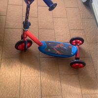 Monopattino spiderman