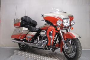 Harley-davidson CVO Ultra Classic Electra Glide SC