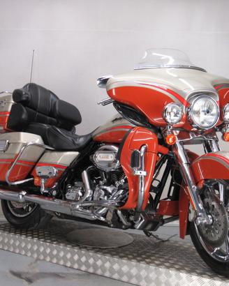 Harley-davidson CVO Ultra Classic Electra Glide SC
