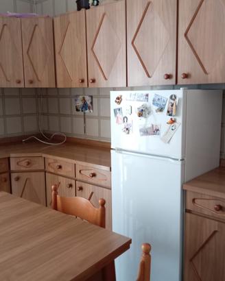 Cucina completa di alettrodomestici