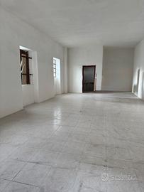 Garage/locale commerciale