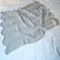 Copertina culla grigioverde fatta a mano 