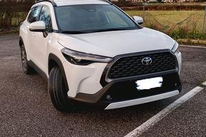 Autovettura Toyota Corolla Cross
