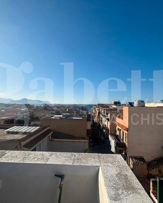 Arredato a pochi passi dal mare Ar/asp