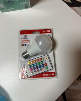 Lampadina smart con telecomando
