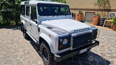 Land Rover Defender 110