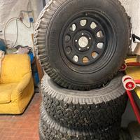 5 gomme e cerchi per jeep  jk e wj