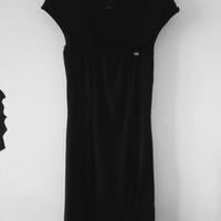 Tubino nero attillato corto