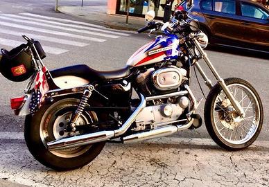 Harley Davidson 883 , anno 1999 , Custom Sportster