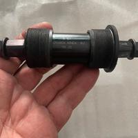 Movimento centrale a perni quadri