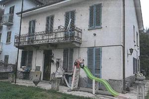 Immobile in asta di 229 m² con più di 5 locali a I