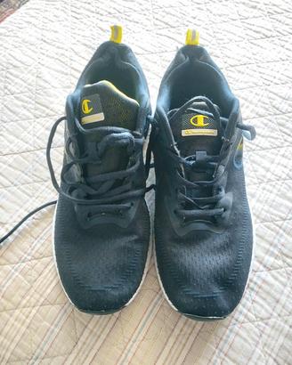 Scarpa ginnastica leggera