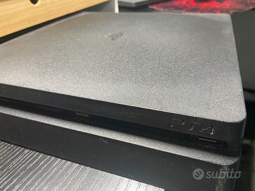 Ps4 usata (tutto in descrizione)