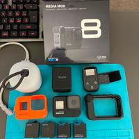 GOPRO HERO 8 con MEDIA MOD e accessori