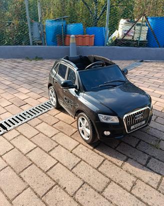 Auto elettrica per bambini Q5 Audi