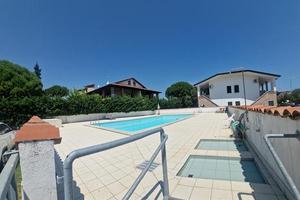 Appartamento bilocale con piscina e posto auto