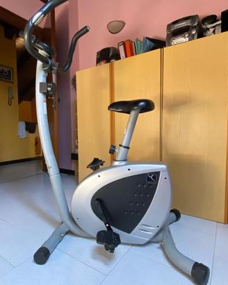 Cyclette e panca per addominali