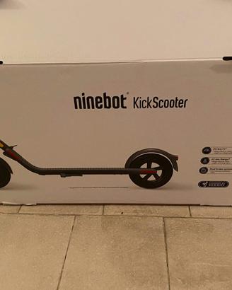 Monopattino Elettrico Segway Ninebot KickScooter