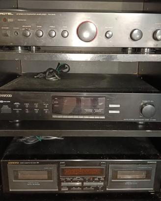 Impianto hi-fi(amplificatore+casse+radio+cassette)