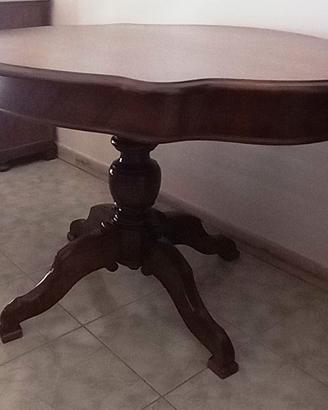 Tavolo in legno da salotto