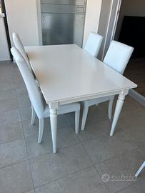 Tavolo allungabile (Rosentorp) + 4 sedie uguali