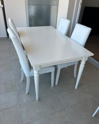 Tavolo allungabile (Rosentorp) + 4 sedie uguali