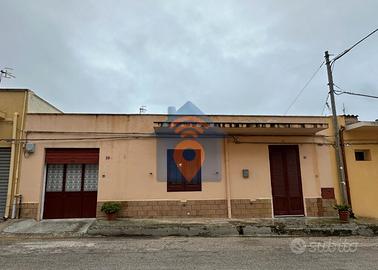 Castelvetrano Indipendente Con Garage E Magazzino