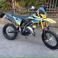 NEW MOTARD Suzuki Valenti S01 50 M.MINARELLI 2T LC