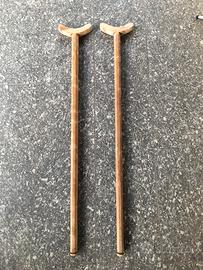 Stampelle in legno fatte a mano