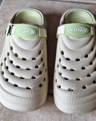 Ciabatte Sabot in gomma stile Crocs