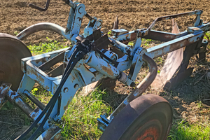 Aratro idraulico 0bt