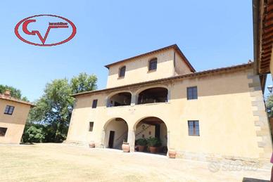 Villa di 850 m² con più di 5 locali e box auto dop
