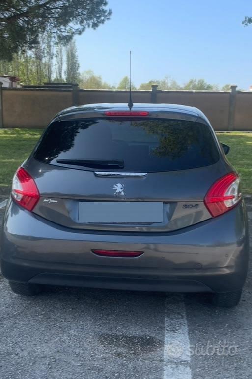 Auto 208 peugeot