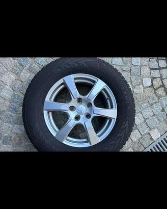 Gomme  invernali con cerchi 215/70 R16