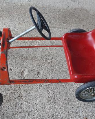 Go kart a pedali in metallo funzionante