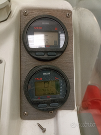 Motore Yamaha 150 CV due tempi ad iniezion