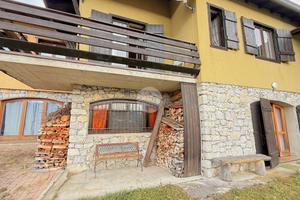 VILLA A SCHIERA A OSSIMO