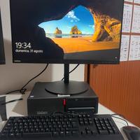 Computer desktop e accessori.