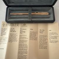 Penna PARKER dorata a rotazione