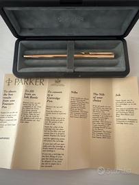 Penna PARKER dorata a rotazione