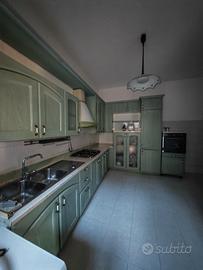 Cucina, camera da letto e arredo vario