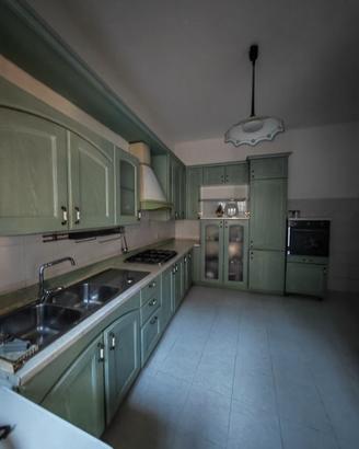 Cucina, camera da letto e arredo vario