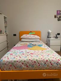 Letto singolo arancione 