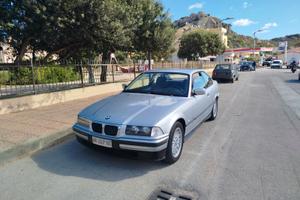 BMW E36 320i COUPÉ